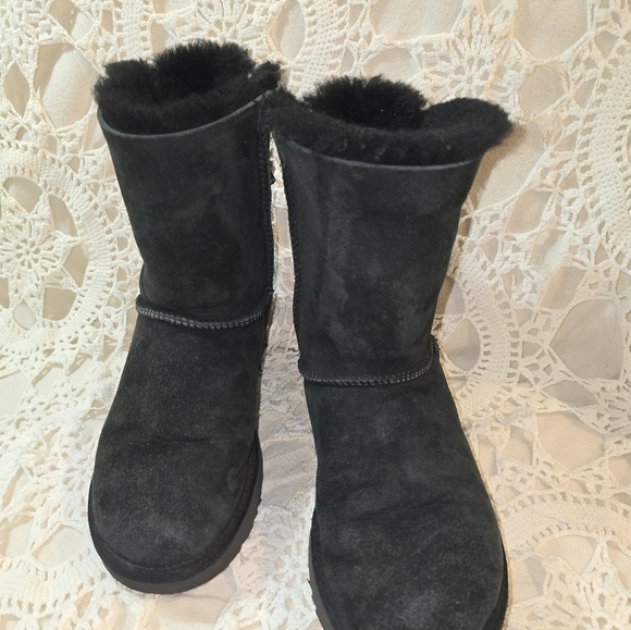 Women's Uggs, Bailey Bow II, Ugg boots, womens boots - Picture 5 of 7